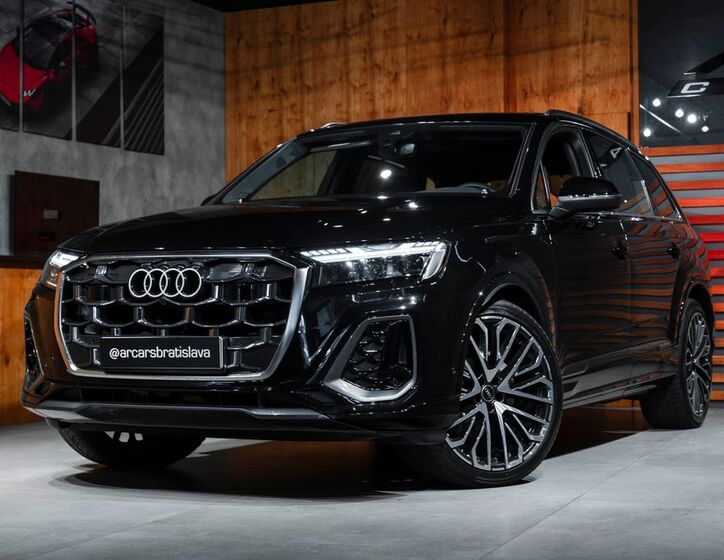Audi Q7 4