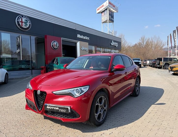 Alfa Romeo Stelvio SUV / Terénní 2,0 l 206 kw