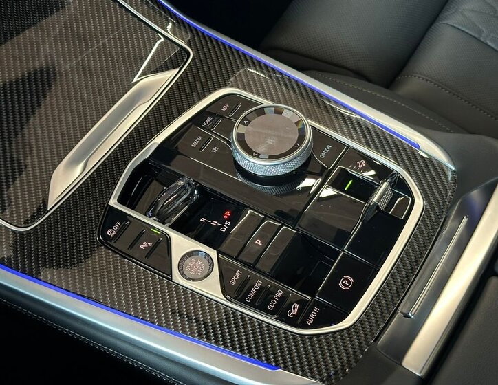 BMW X7 SUV / Terénní 3,0 l 259 kw