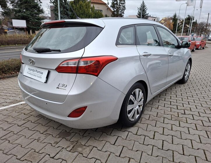 Hyundai i30 4
