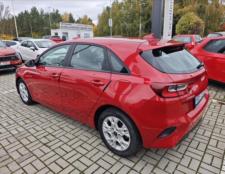 KIA Ceed 4