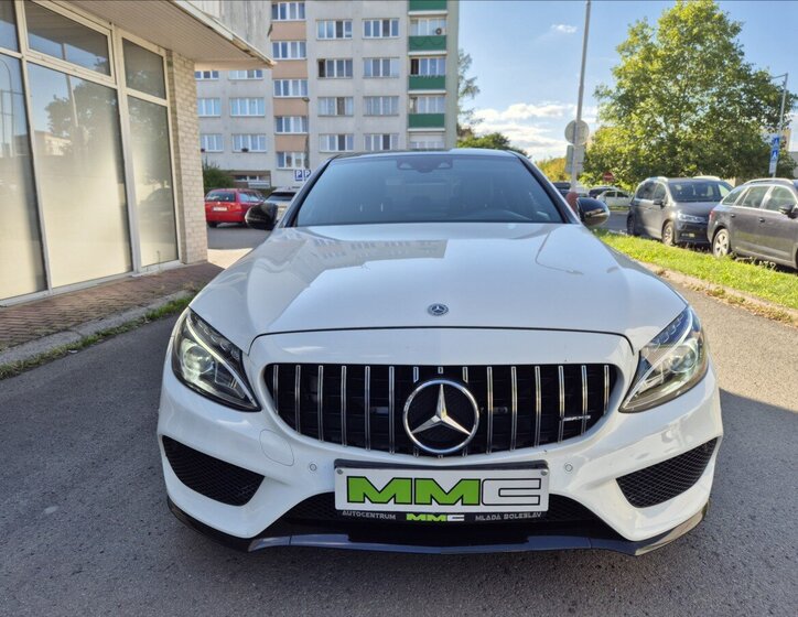 Mercedes-Benz Třídy C Sedan 3,0 l 270 kw