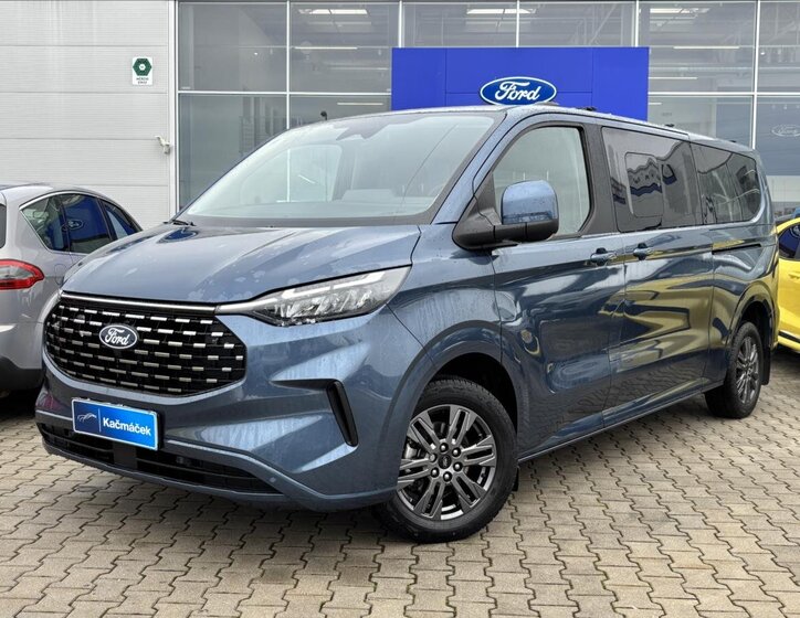 Ford Tourneo Custom 1