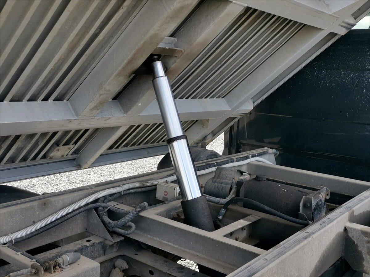 Mercedes-Benz Sprinter Sklápěč 2,1 l 120 kw