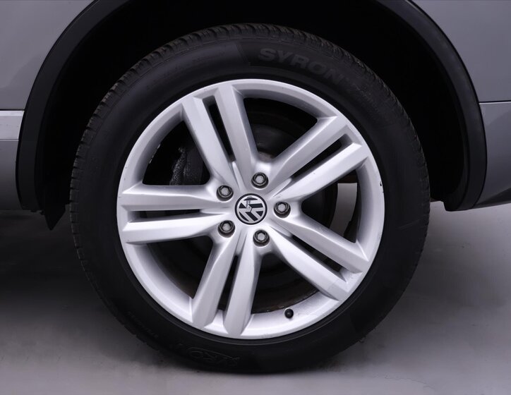 Volkswagen Touareg SUV / Terénní 3,0 l 176 kw