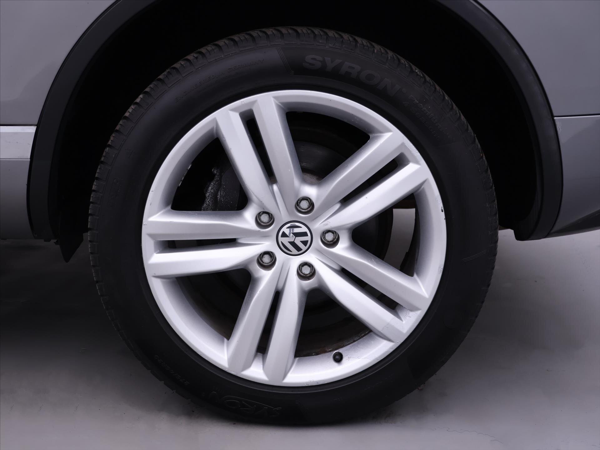 Volkswagen Touareg SUV / Terénní 3,0 l 176 kw