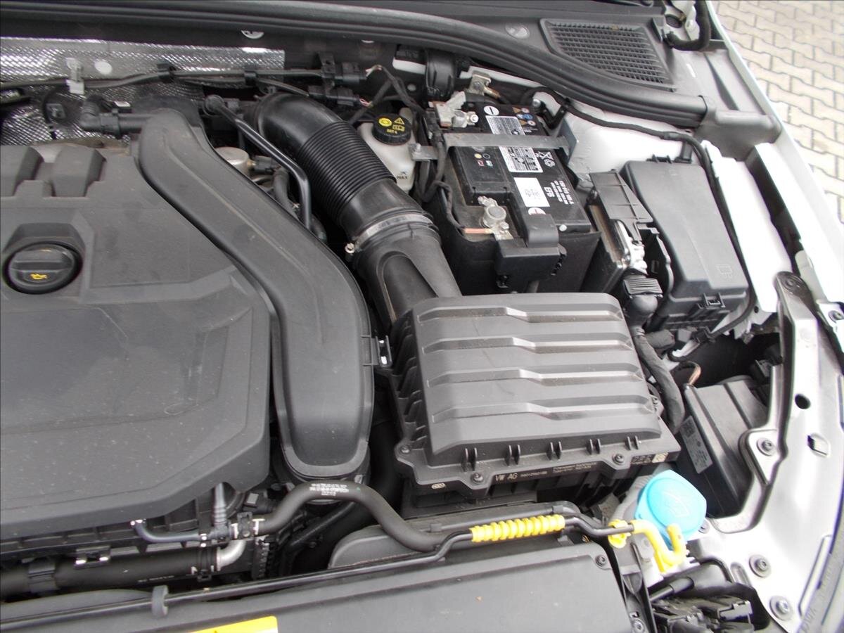 Volkswagen Golf Kombi 1,5 l 96 kw