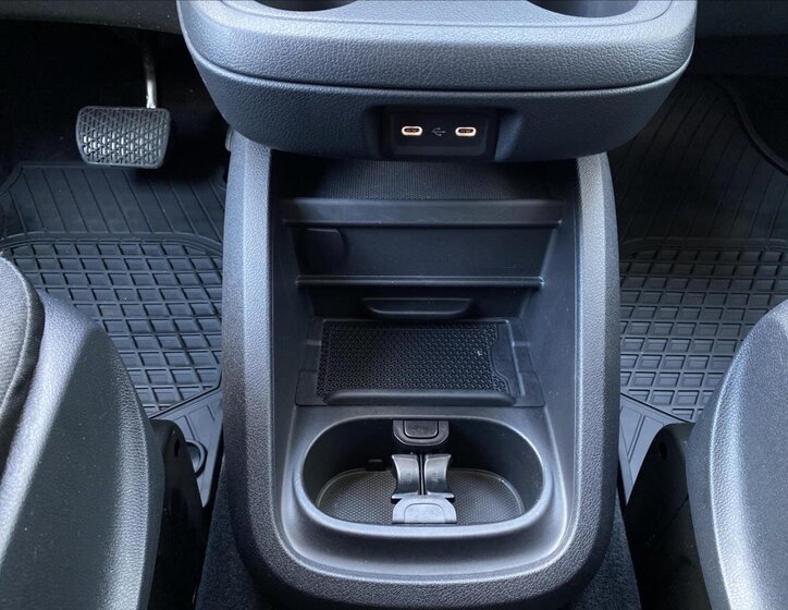 Mercedes-Benz Vito 17