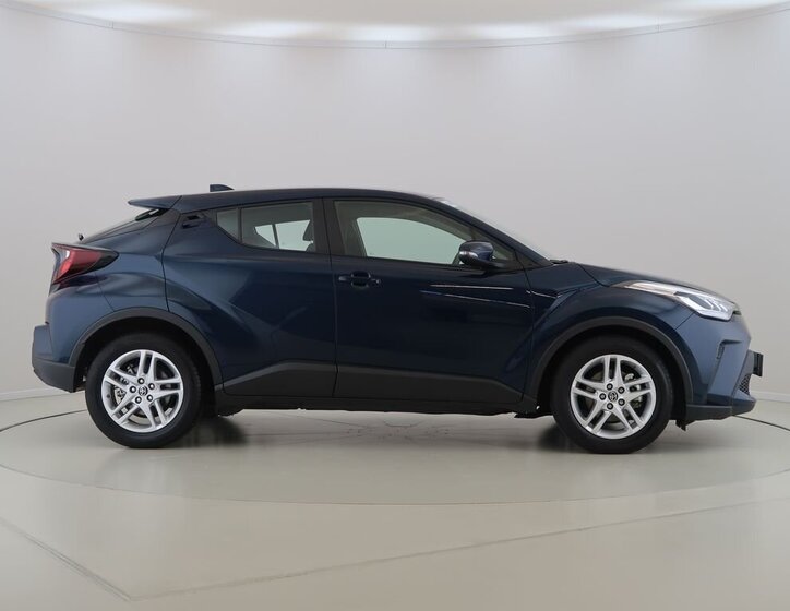 Toyota C-HR 4