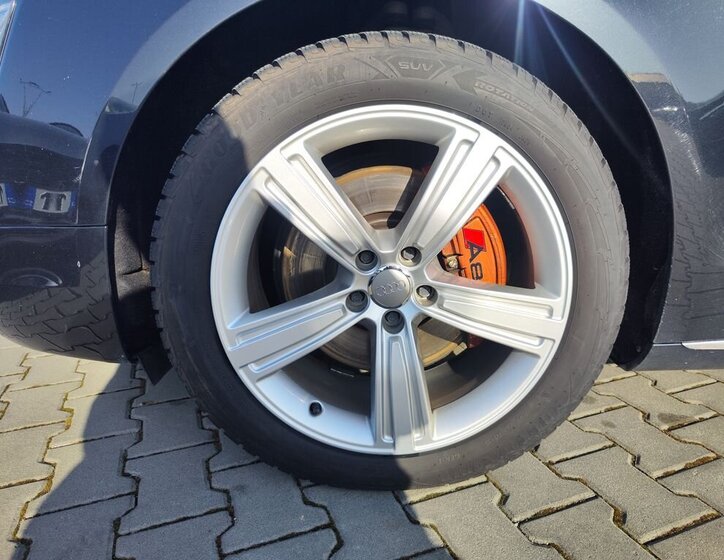 Audi A8 Sedan / Limuzína 3,0 l 190 kw