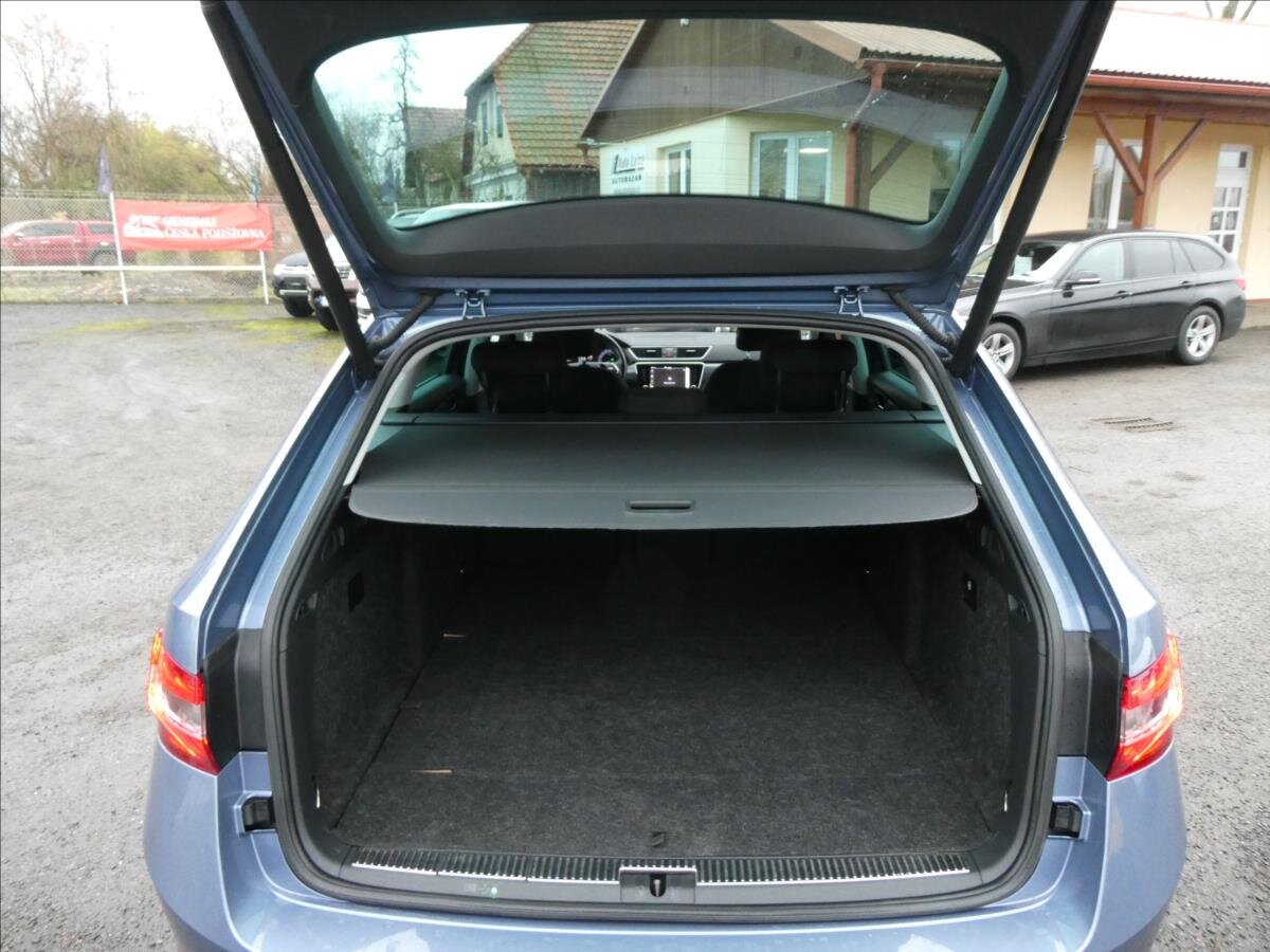Škoda Superb Kombi 1,4 l 160 kw