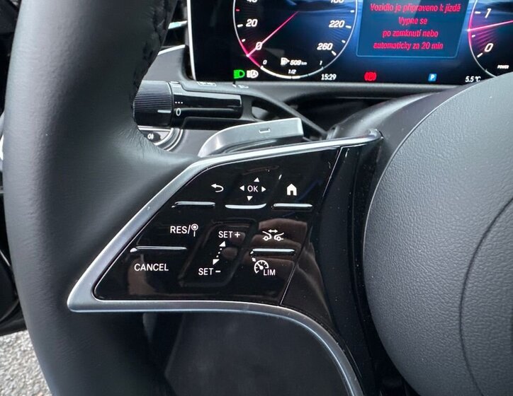 Mercedes-Benz Třídy E 18