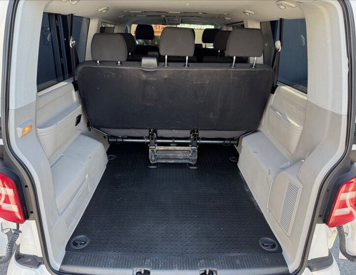 Volkswagen Transporter 22