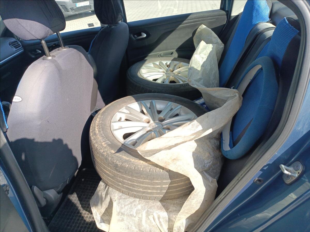 Peugeot 301 Sedan 1,6 l 68 kw