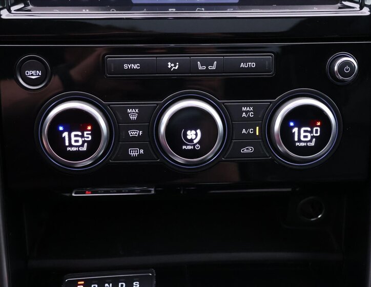 Land Rover Discovery 36