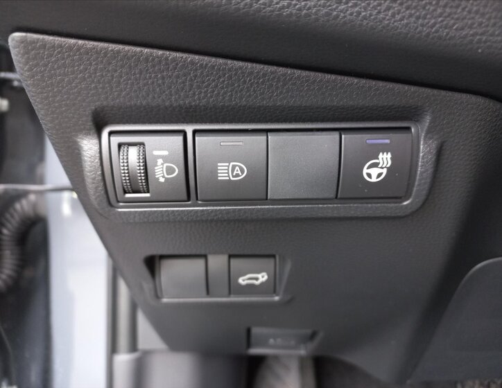 Toyota Corolla Cross CUV / Crossover 2,0 l 98 kw