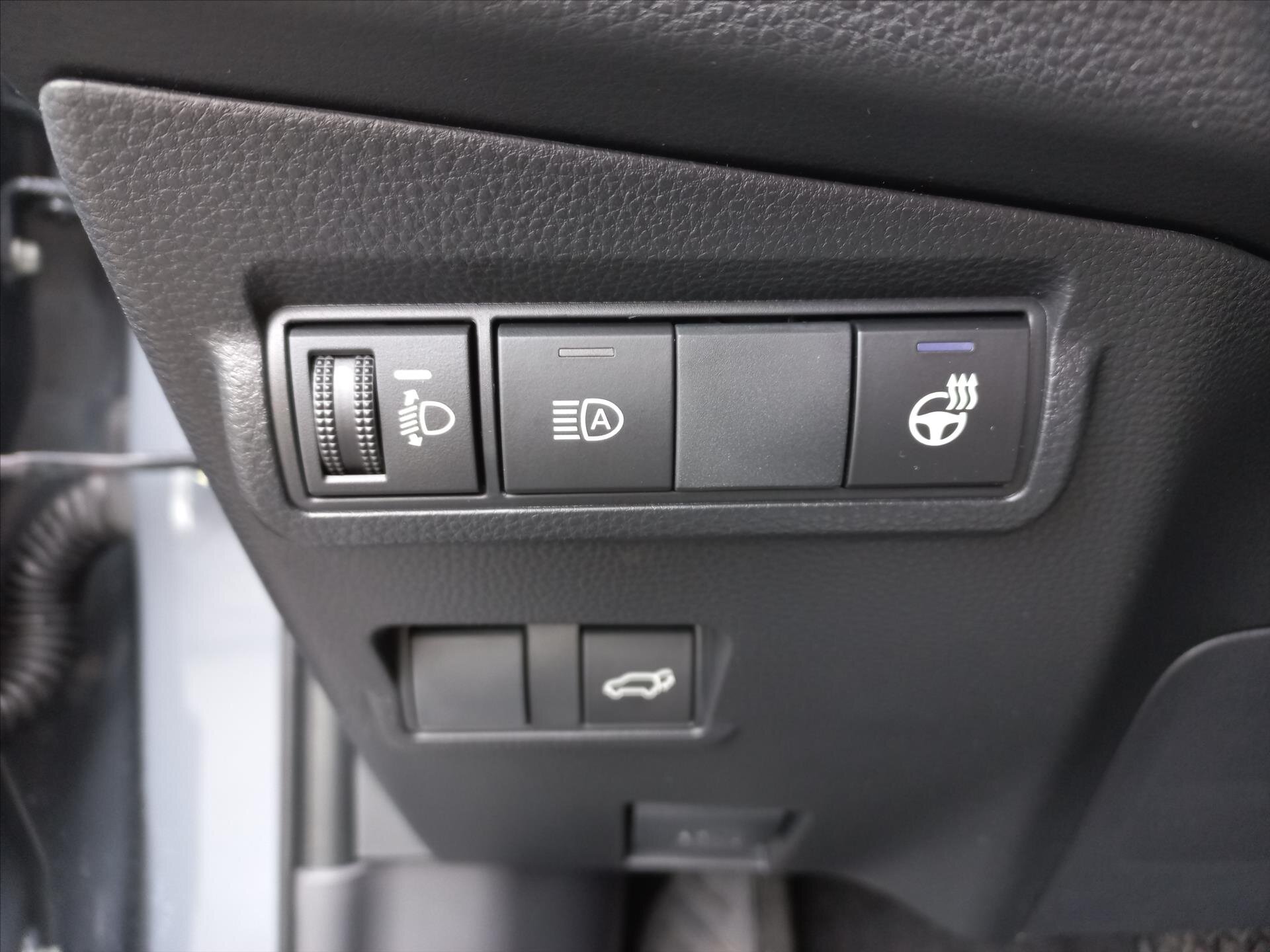 Toyota Corolla Cross CUV / Crossover 2,0 l 98 kw