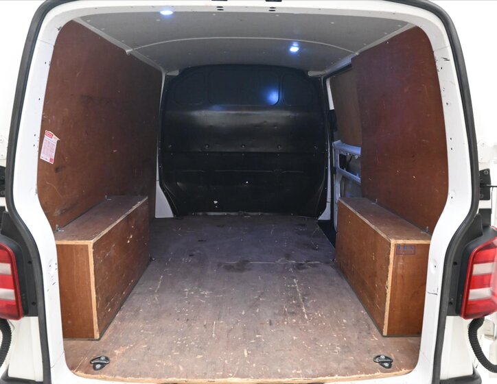 Volkswagen Transporter Skříň 2,0 l 110 kw
