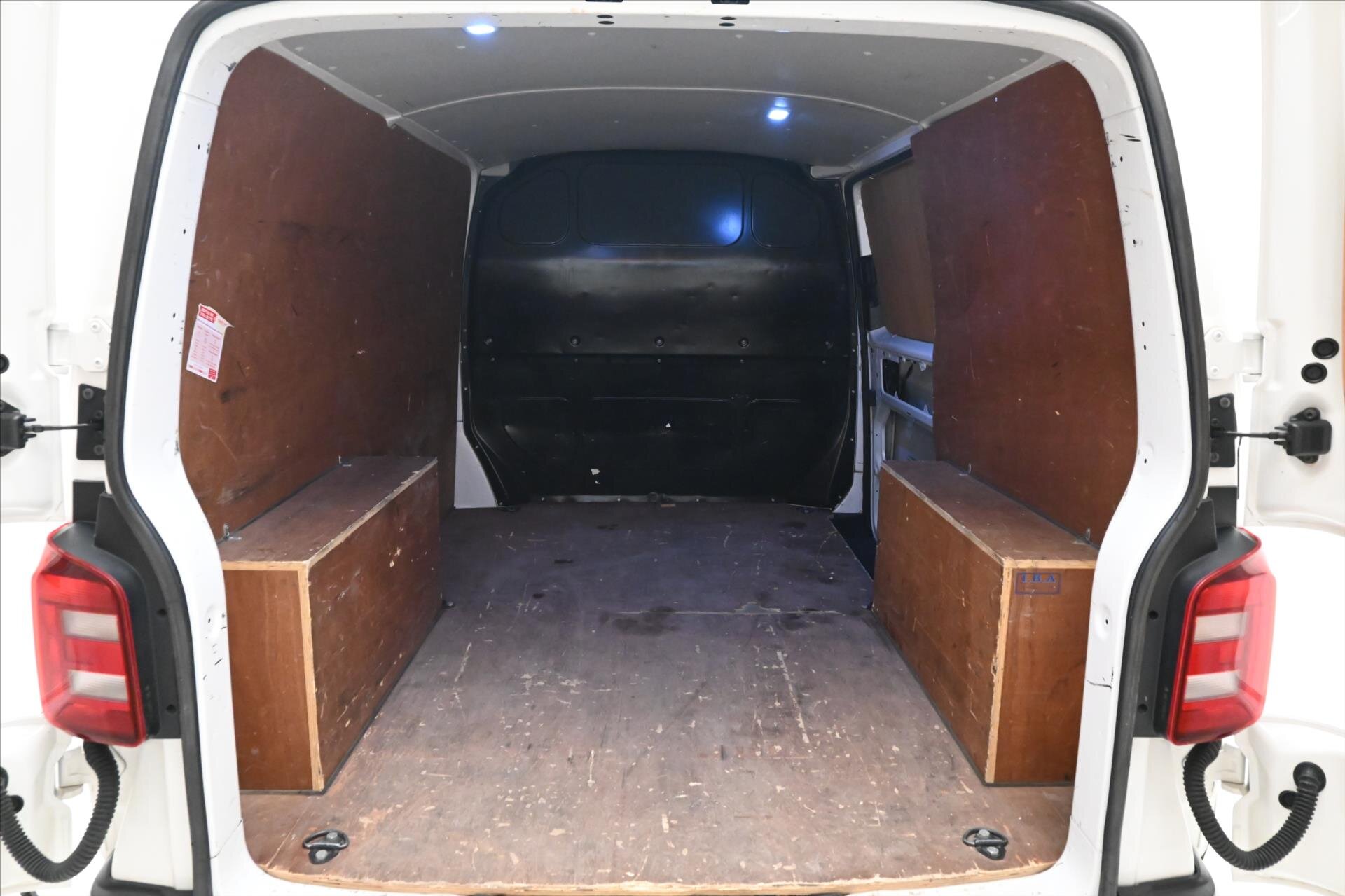 Volkswagen Transporter Skříň 2,0 l 110 kw