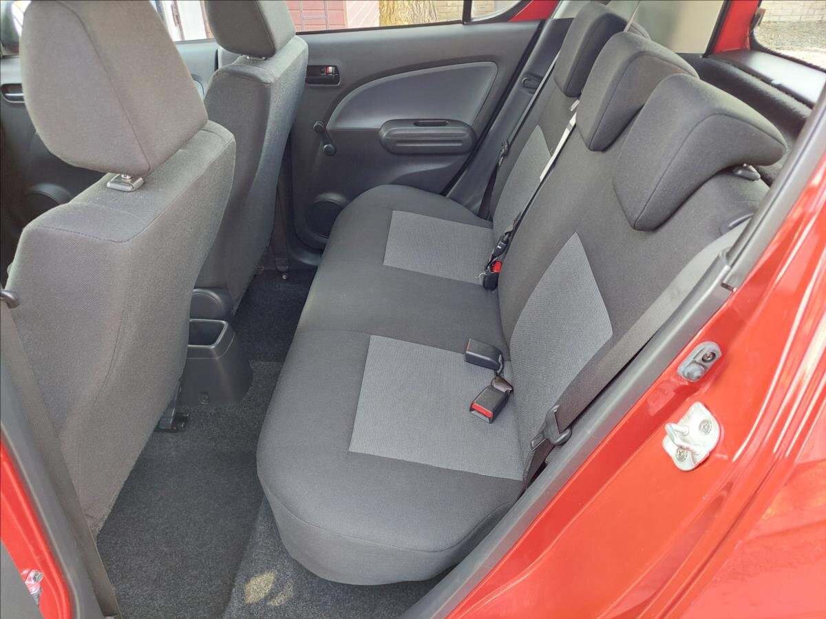 Suzuki Splash Hatchback 996,0 48 kw