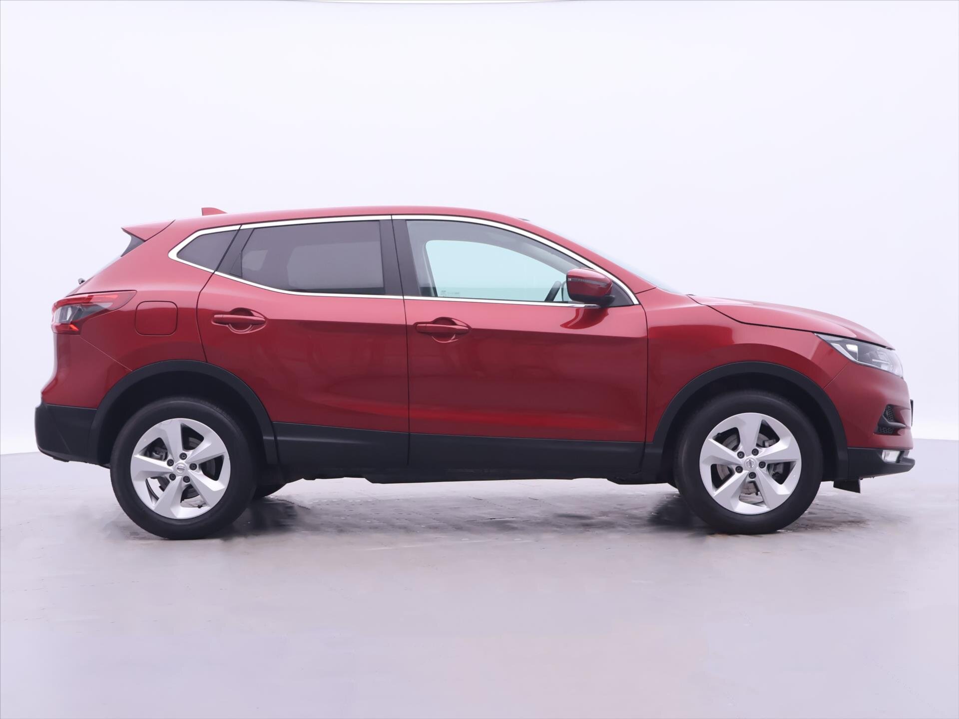 Nissan Qashqai SUV / Terénní 1,3 l 117 kw