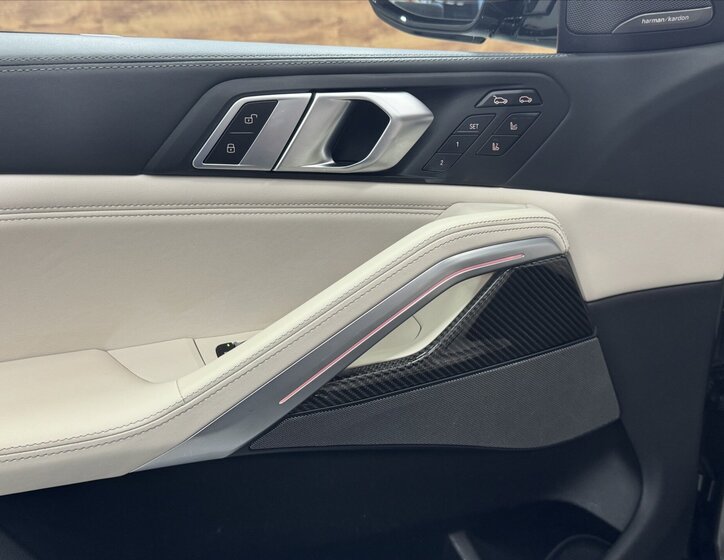 BMW X6 SUV / Terénní 3,0 l 250 kw