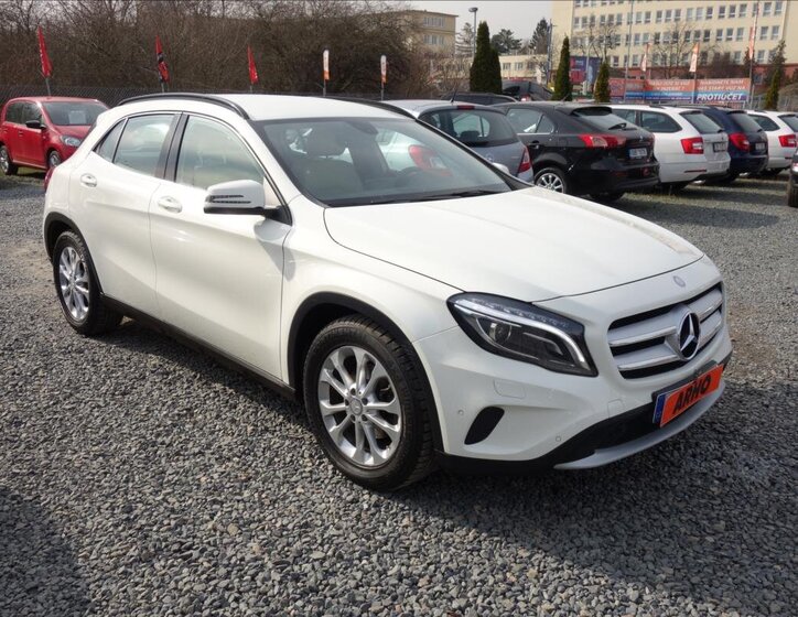Mercedes-Benz GLA SUV / Terénní 2,1 l 100 kw