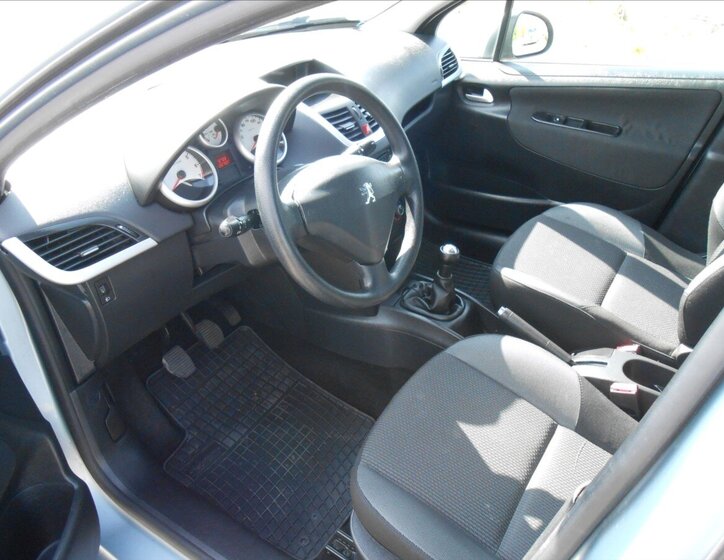 Peugeot 207 Kombi 1,4 l 54 kw