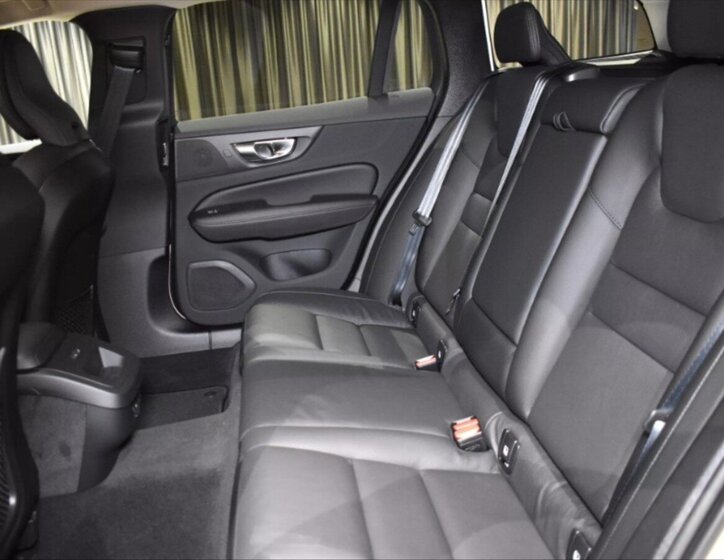 Volvo V60 Kombi 2,0 l 145 kw