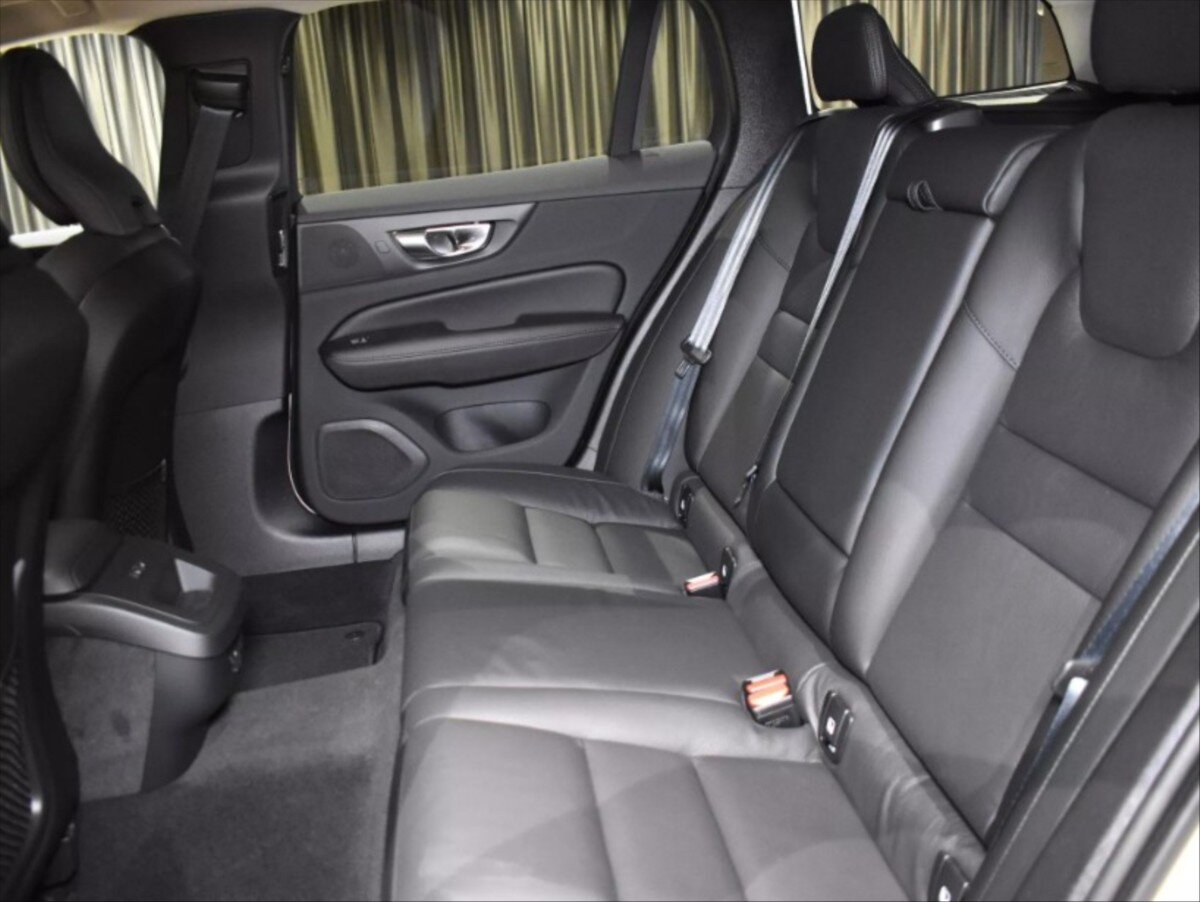 Volvo V60 Kombi 2,0 l 145 kw