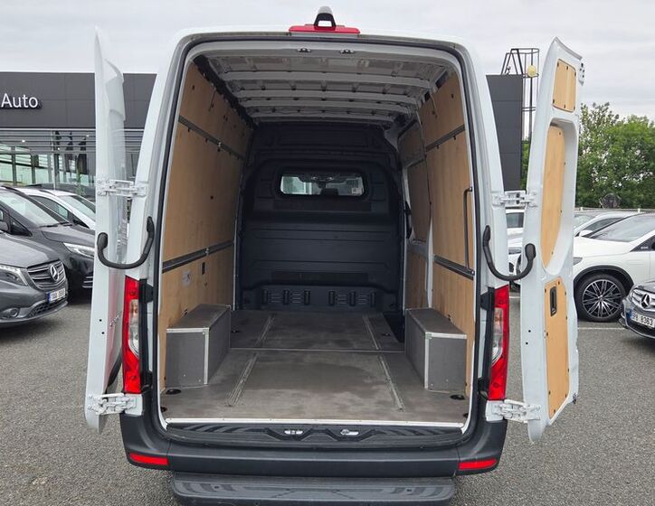Mercedes-Benz Sprinter 17