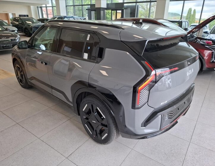 KIA EV3 CUV / Crossover 0,0 150 kw