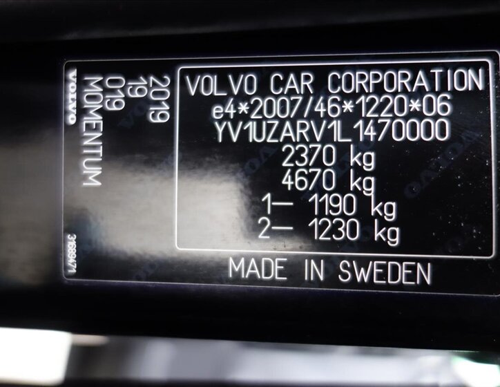 Volvo XC60 SUV / Terénní 2,0 l 110 kw