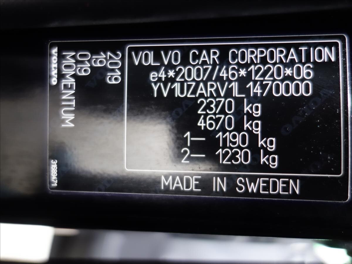 Volvo XC60 SUV / Terénní 2,0 l 110 kw