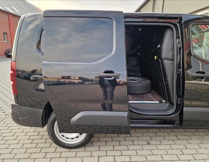 Opel Combo Skříň 1,5 l 75 kw