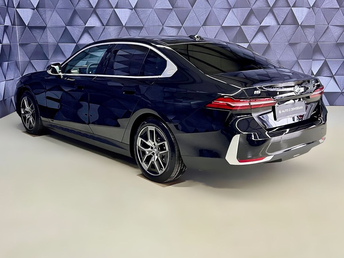 BMW Ostatní Sedan / Limuzína 0,0 290 kw