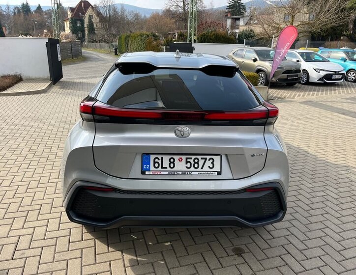 Toyota C-HR SUV / Terénní 2,0 l 112 kw