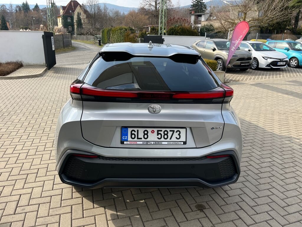 Toyota C-HR SUV / Terénní 2,0 l 112 kw