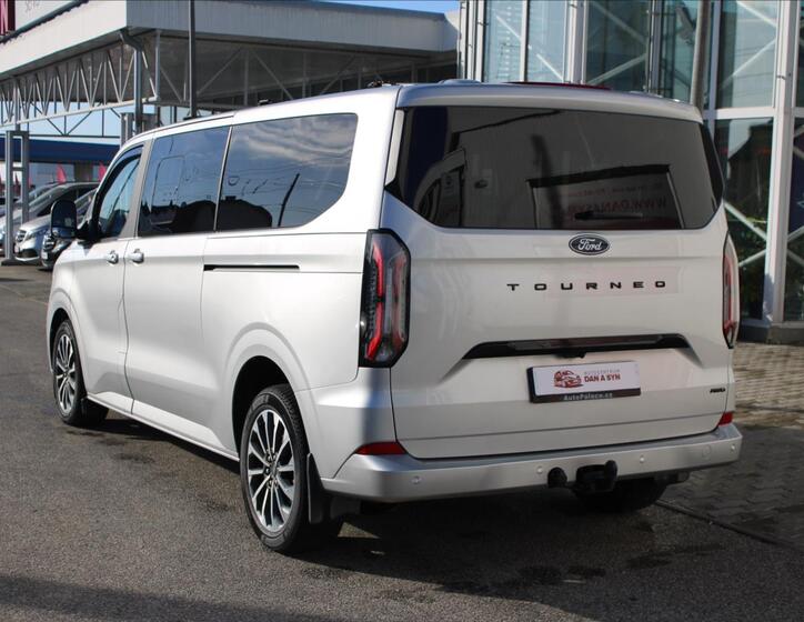 Ford Tourneo Custom 4
