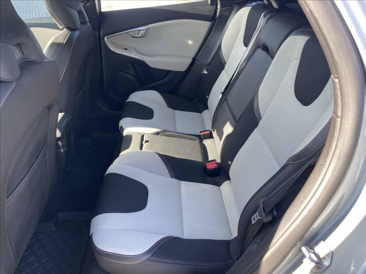 Volvo V40 Hatchback 2,0 l 140 kw