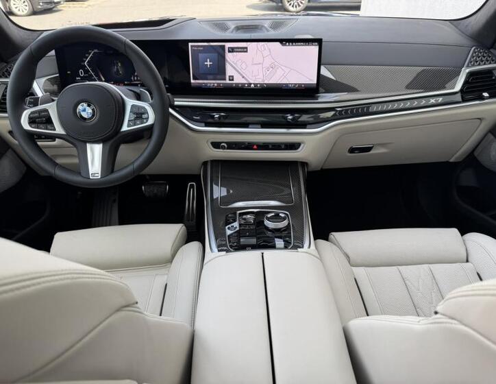 BMW X7 8