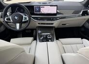 BMW X7 8
