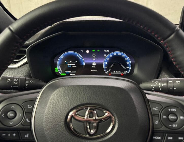 Toyota RAV4 SUV 2,5 l 228 kw