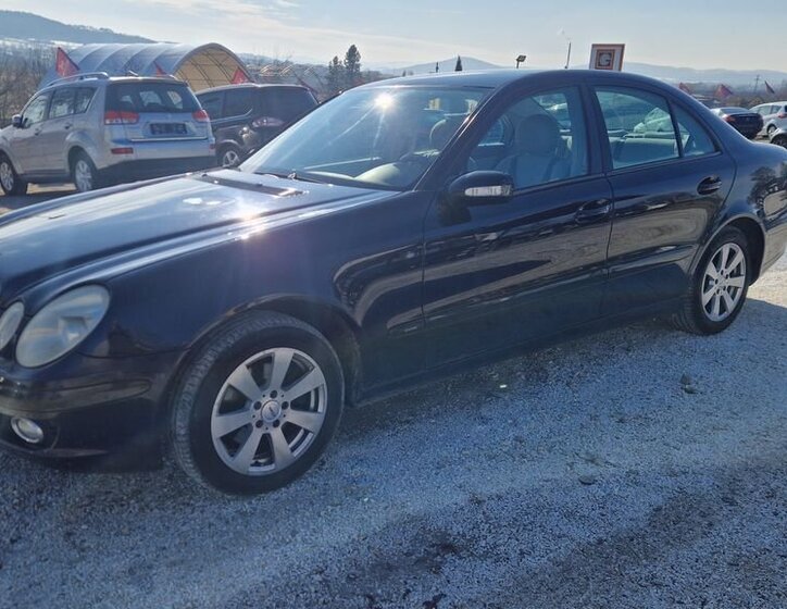 Mercedes-Benz Třídy E Sedan 2,1 l 110 kw