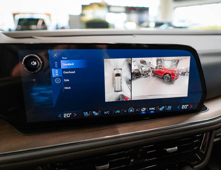 Chevrolet Suburban SUV 6,2 l 313 kw