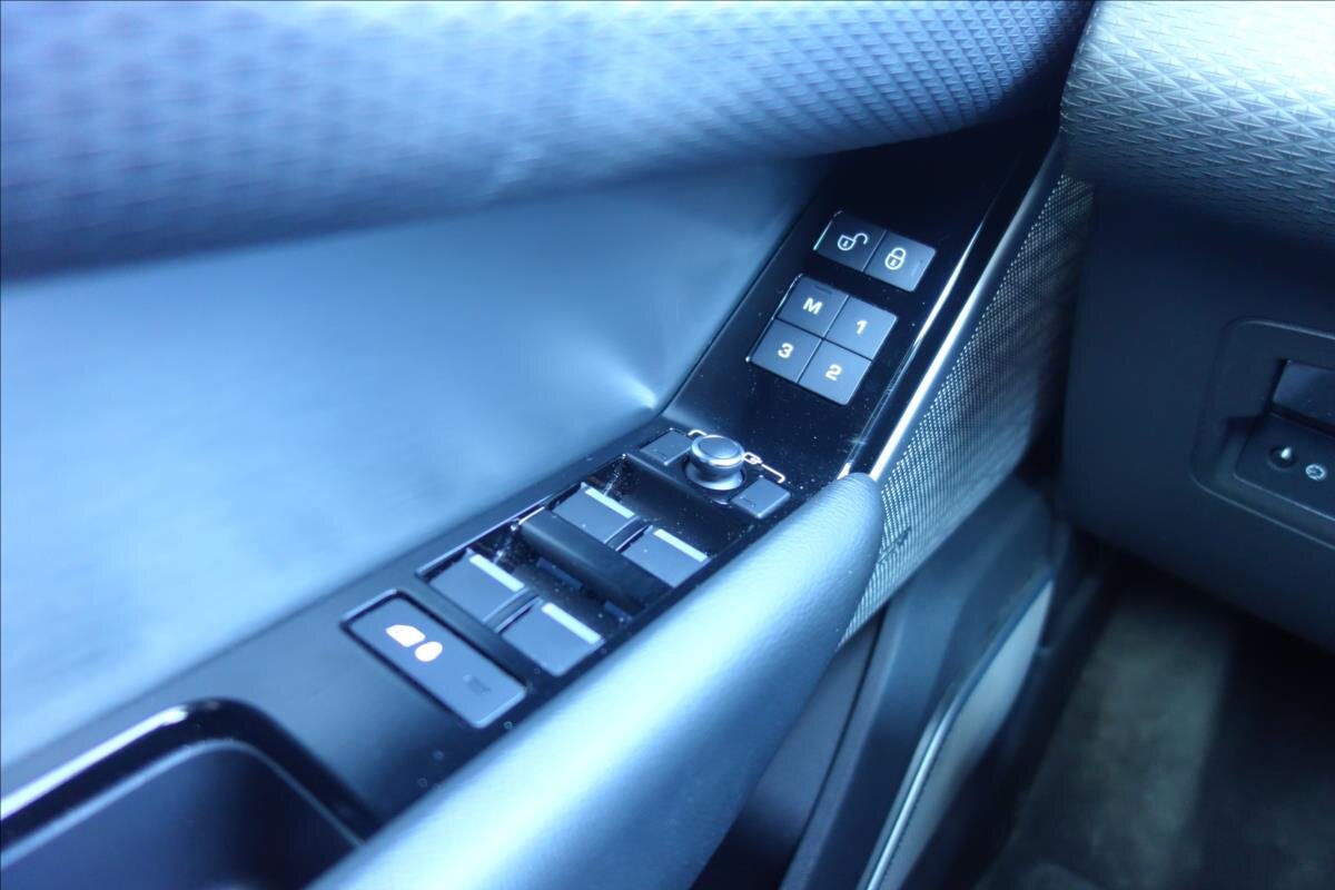 Land Rover Range Rover Velar SUV / Terénní 3,0 l 221 kw