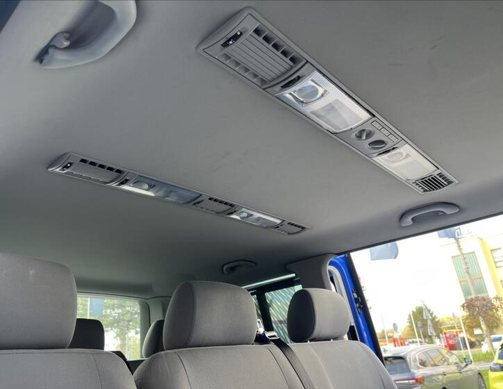 Volkswagen Caravelle 19