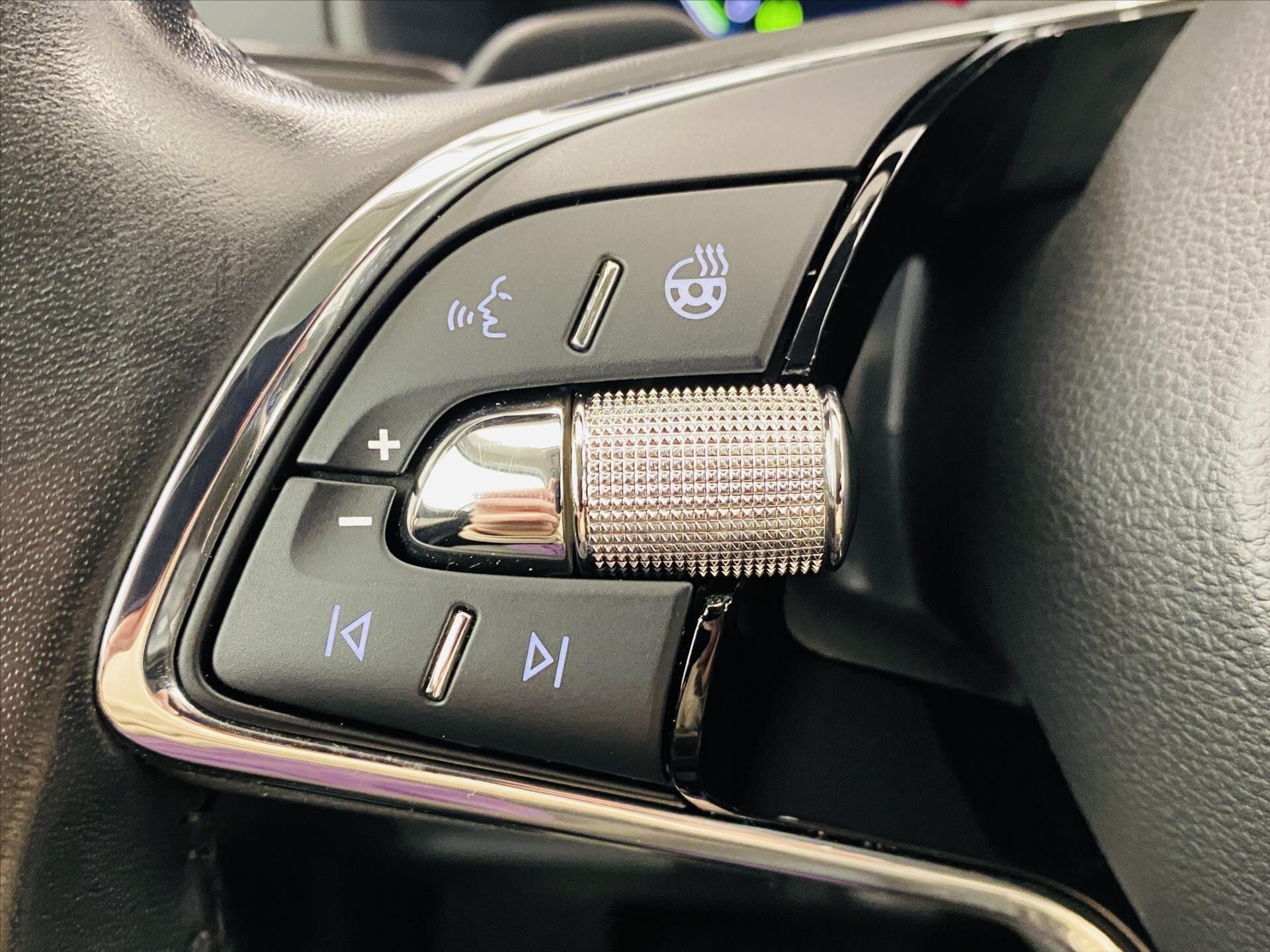 Škoda Karoq SUV / Terénní 1,5 l 110 kw