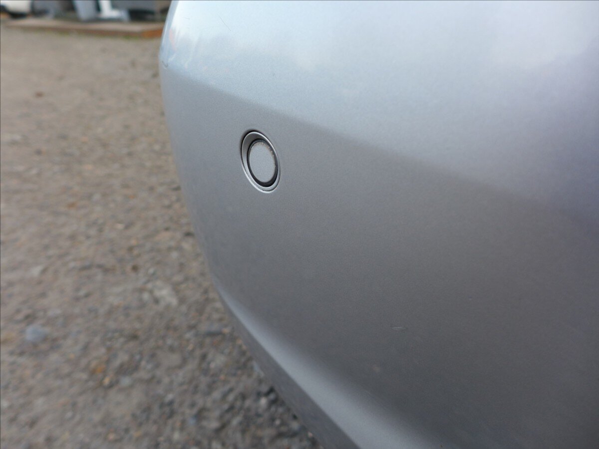 Volkswagen Touran Kombi 1,6 l 77 kw