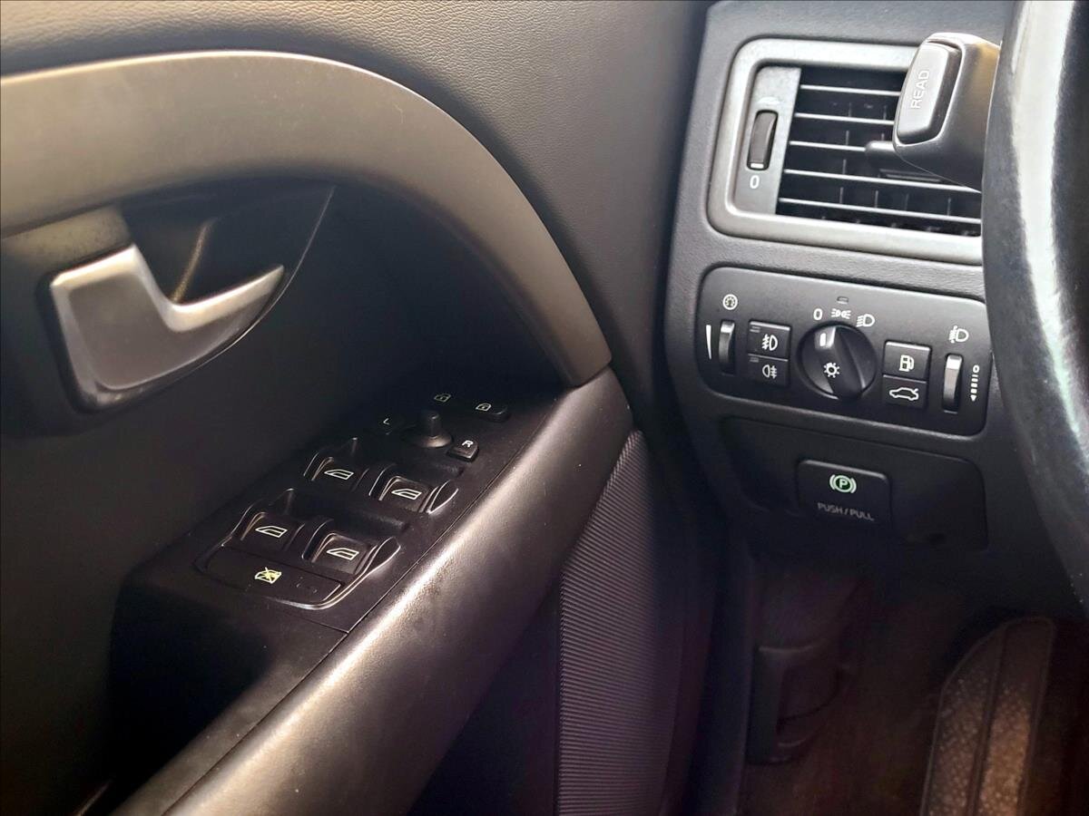 Volvo V70 Kombi 2,4 l 129 kw